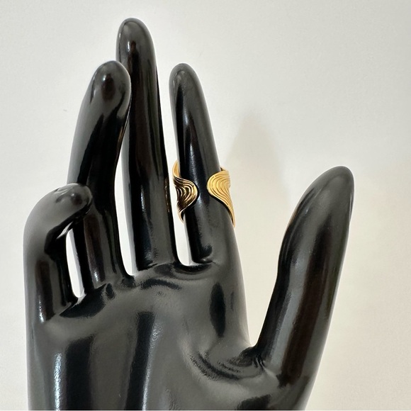 18K Gold Plated Wave Geometric Open Ring - Picture 3 of 4